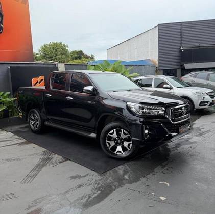 TOYOTA HILUX 2.8 SRX 4X4 CD 16V DIESEL 4P AUTOMÁTICO TOYOTA HILUX 2.8 SRX 4X4 CD 16V DIESEL 4P AUTOMÁTICO